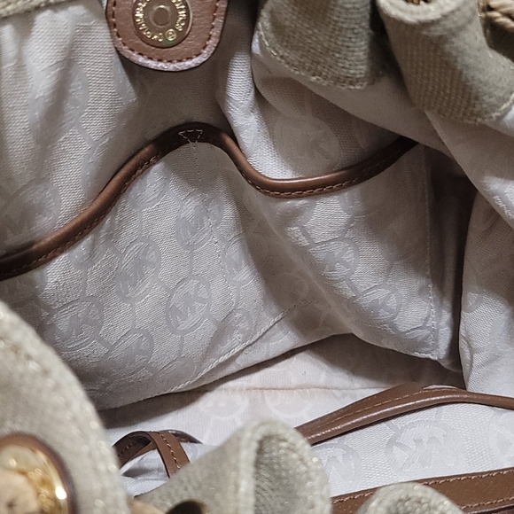 Michael Kors Large Hobo Tote Bag - Picture 14 of 16